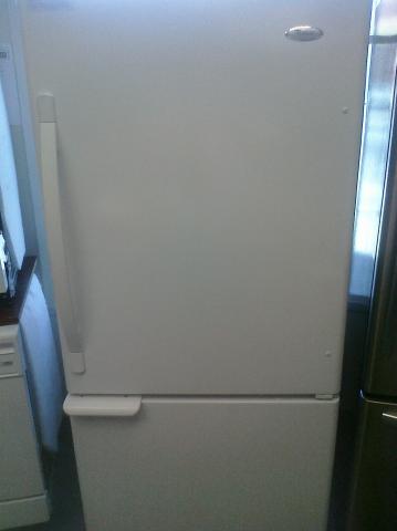 (9) Whirlpool EB9SHKXVQ 18.5 CuFt Bottom-Mount Refrigerator w/ Swing Freezer Door and Factory-Installed Ice Maker, White