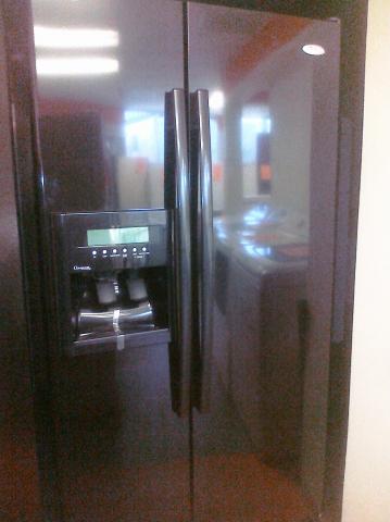 (9) Whirlpool Gold GD5RVAXVB 25 CuFt Side-By-Side Refrigerator w/ Dispenser and Digital Display, Gloss Black