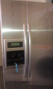 (9) KitchenAid KSRV22FVSS 21.8 CuFt Side-By-Side Refrigerator, Stainless Steel