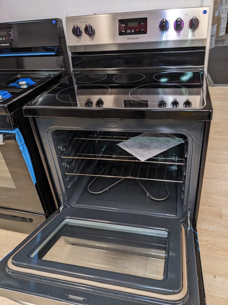 (9) Frigidaire 30″ Free-Standing Glass Smooth-Top Electric Range w/ 5-Burners, Stainless Steel