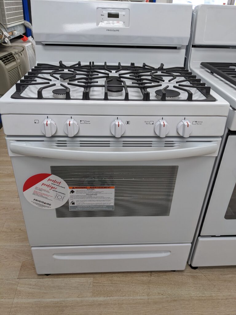 (9) Frigidaire 30″ Free-Standing Gas Range w/ 16,000 BTU 5th Burner & Continuous Grates, Manual Clean Oven, White