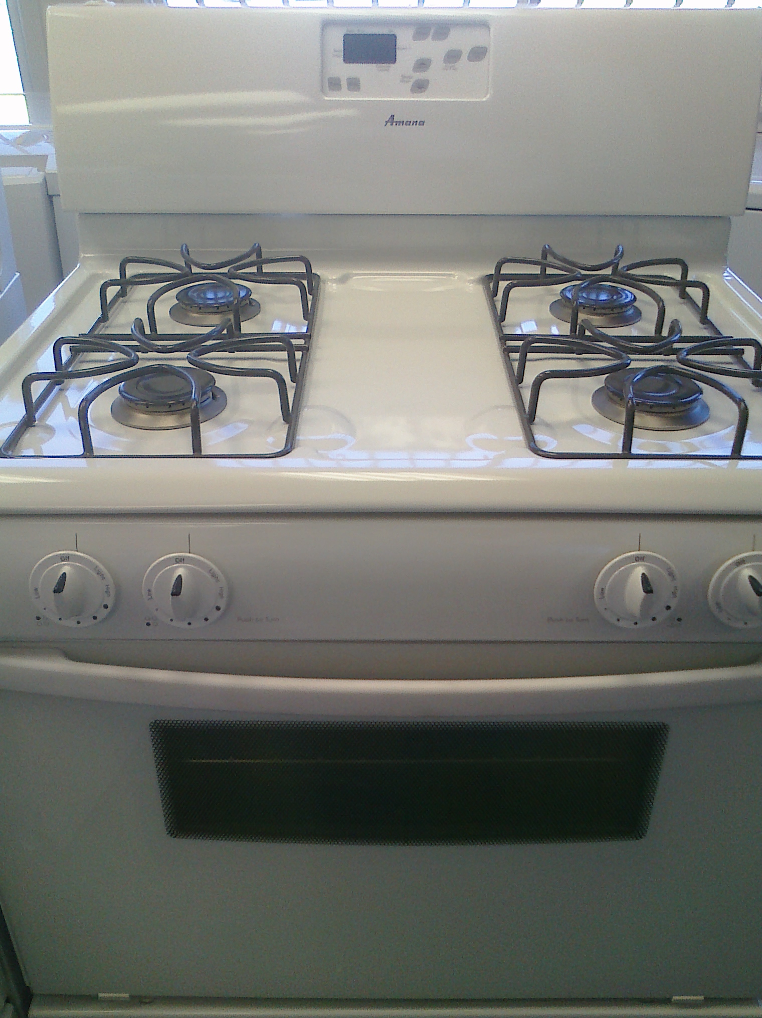 (7) Amana AGR4422VDW 30 inch Gas Range with Window and Timer, White