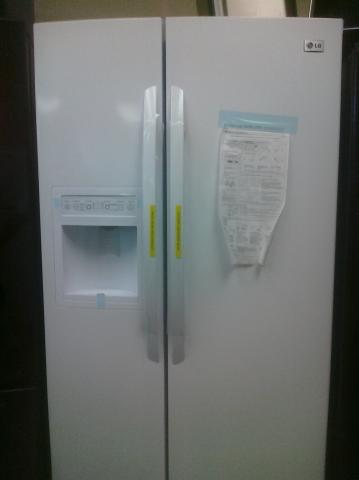 (7) LG LSC27910SW 27 CuFt Side-By-Side Refrigerator With Dispnser, White