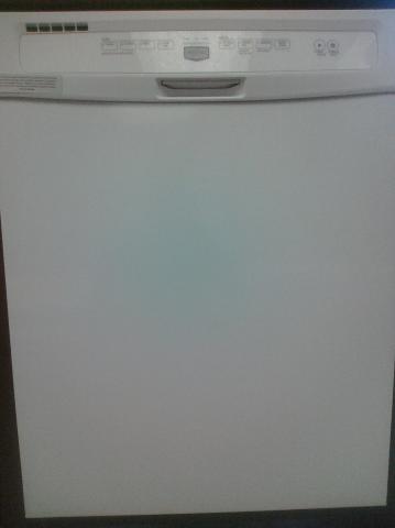 (9) Maytag MDBH949AWW 24″ Built-In Dishwasher, White w/ Plastic Interior