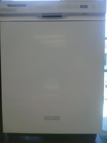 (9) Kitchen Aid KUDS30IVWH Built-In 24″ Dishwasher, White w/ Stainless Steel Interior
