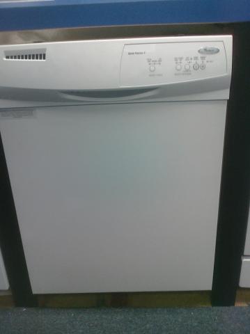 (9) Whirpool DU1014XTXQ 24″ Built-In Dishwasher, White