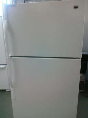 (9) Maytag M1TXEMMWW 20.9 CuFt Top-Mount Refrigerator w/ Factory-Installed Ice Maker, White