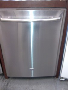 (4) Maytag MDB7760AWS 24″ Built-In Dishwasher, Stainless Steel